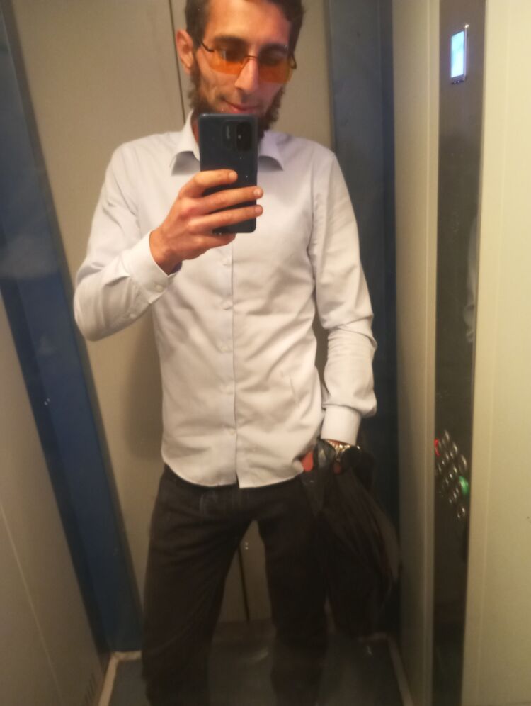  48288522  Sabir, 26 ,    
