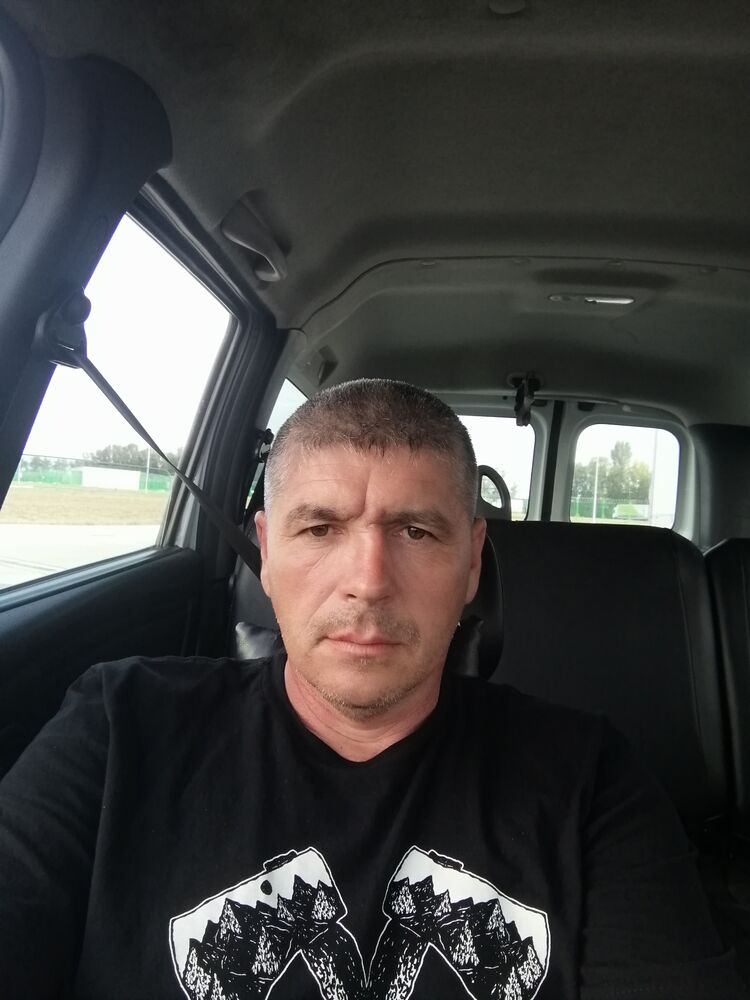  46113682  , 49 ,    