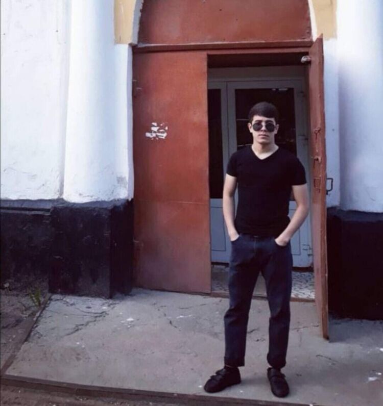  20036072  Timur, 30 ,    