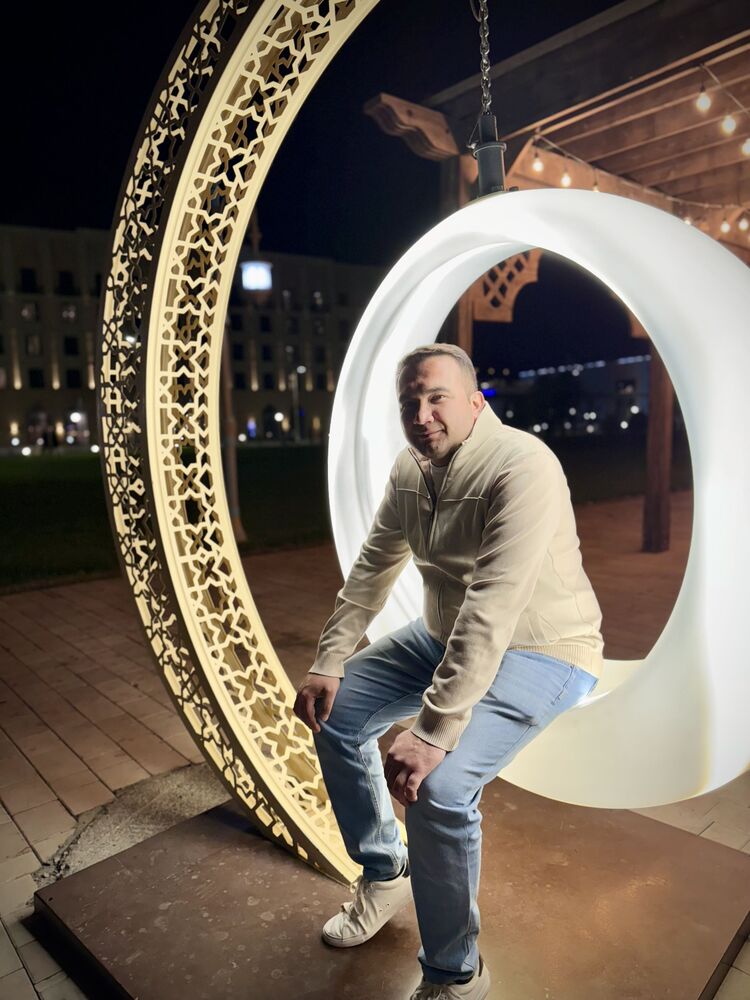  ,   Rustam, 35 ,   ,   , c 