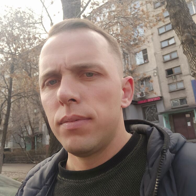  ,   Ilya, 40 ,   ,   