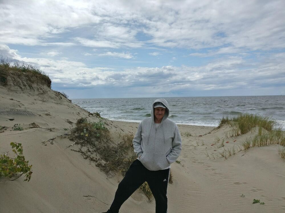  49581422  Oleg, 64 ,    