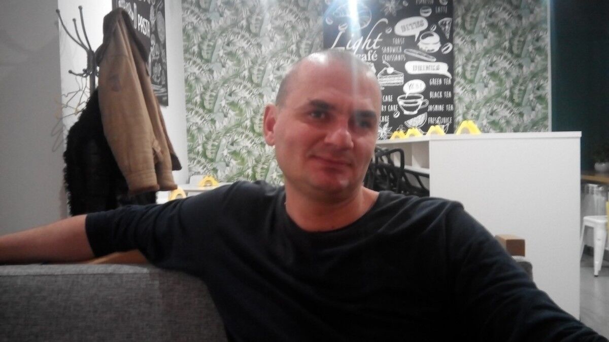  19714762  Kalin, 48 ,    
