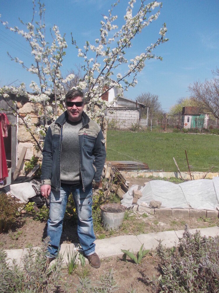  8216812  Daemon, 51 ,    