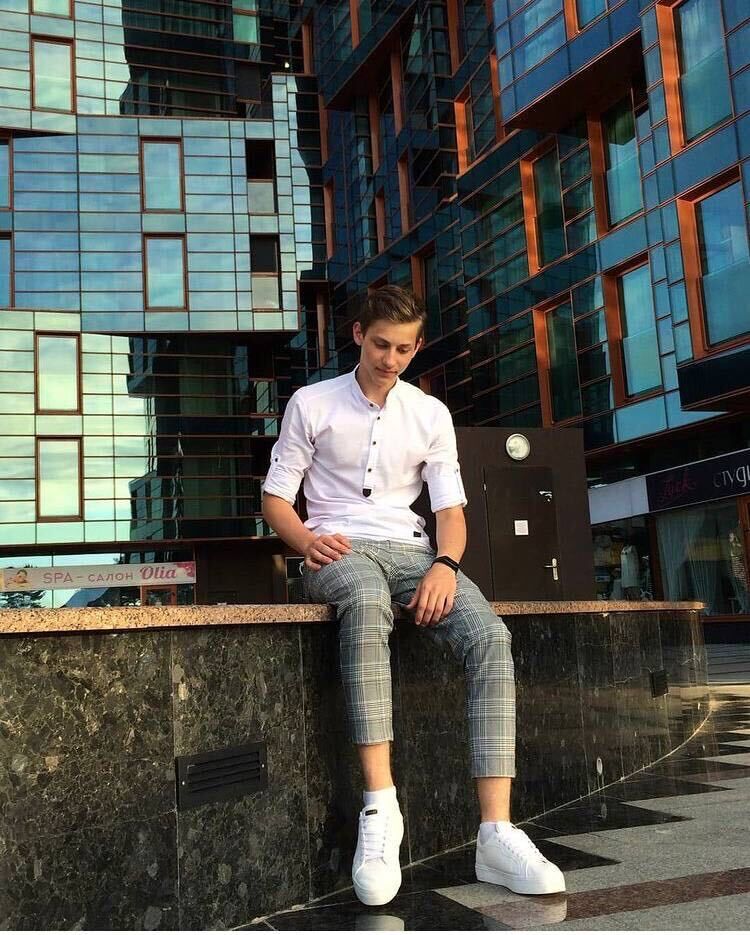  -,   Vlad, 22 ,   ,   , 