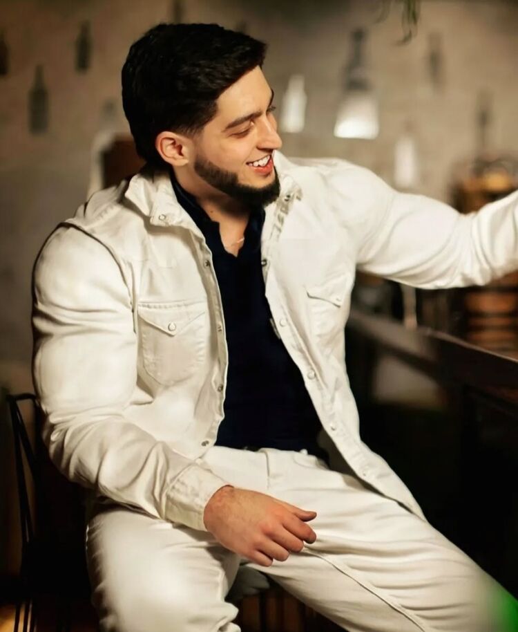  50875392  Rauf, 25 ,    