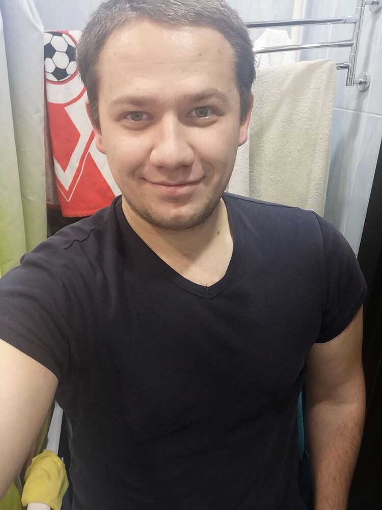  18768042  , 32 ,    