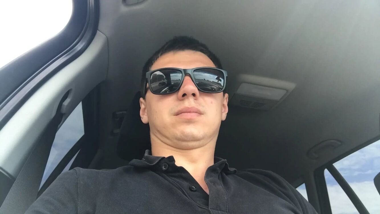  50692652  Vladislav, 31 ,    