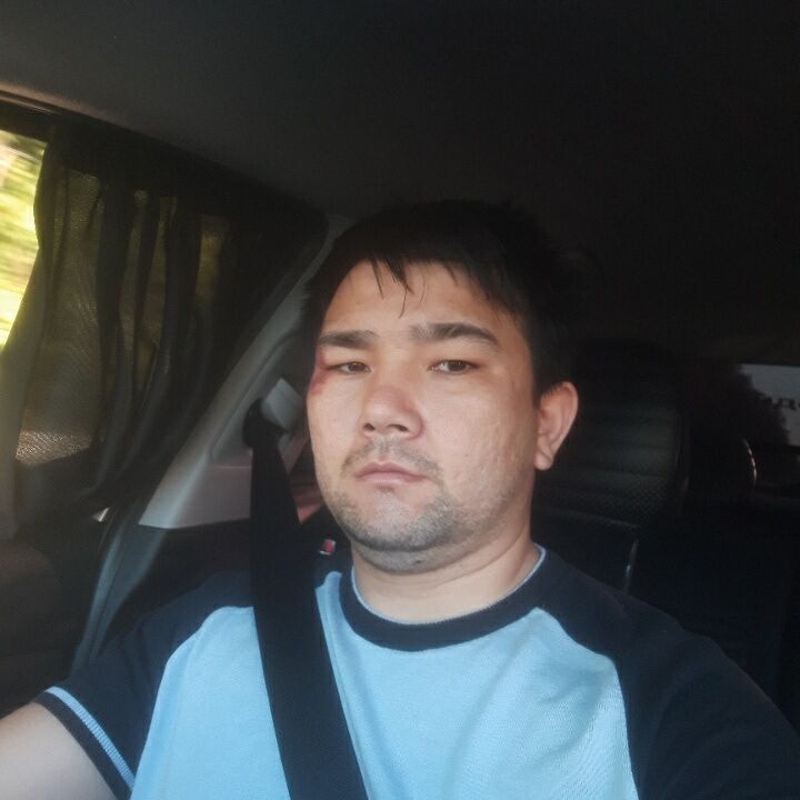  44137162  Ikrom, 30 ,    