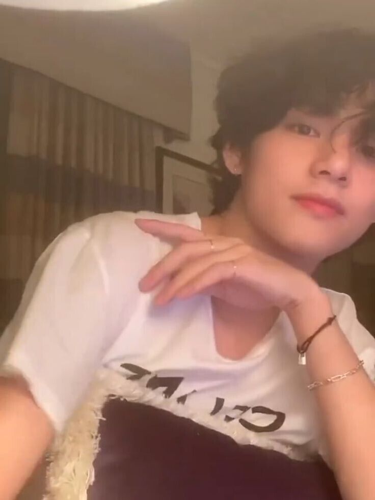  30733242  Taehyung, 24 ,    