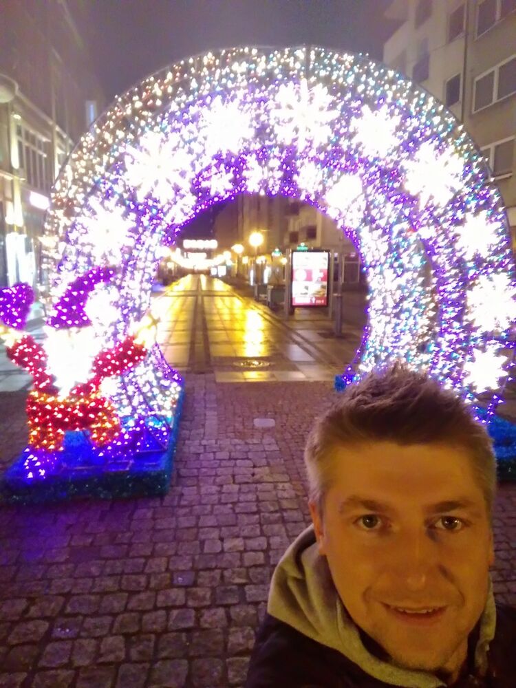  15467562  Andrei, 42 ,    