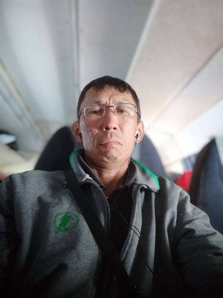  31320112  Viktor, 51 ,    