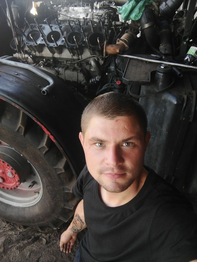  ,   Artem, 27 ,   ,   