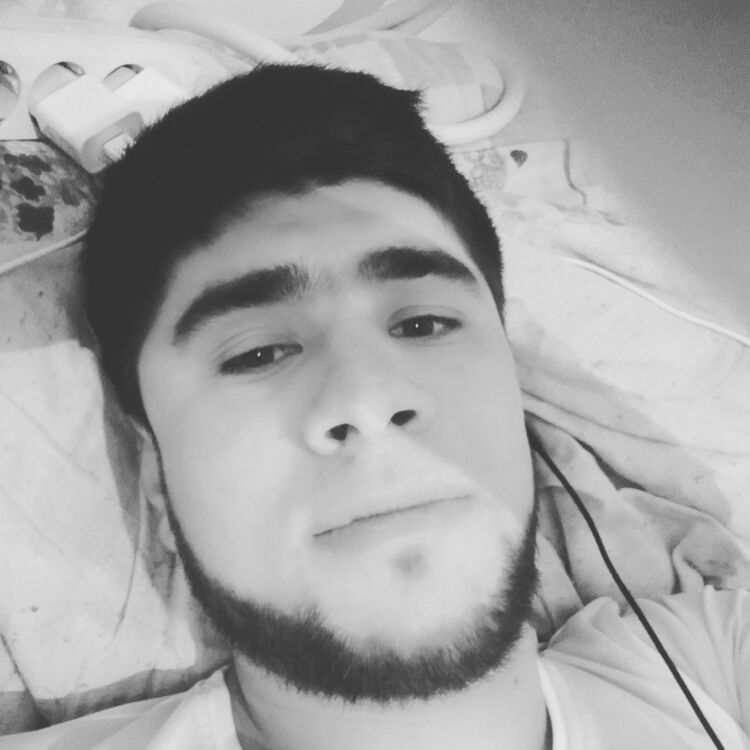 15891872  Alii, 33 ,    -