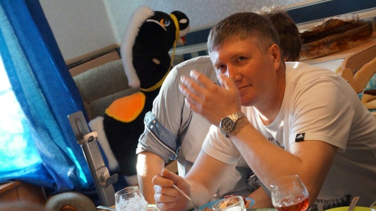  12610182  Sergey, 48 ,    