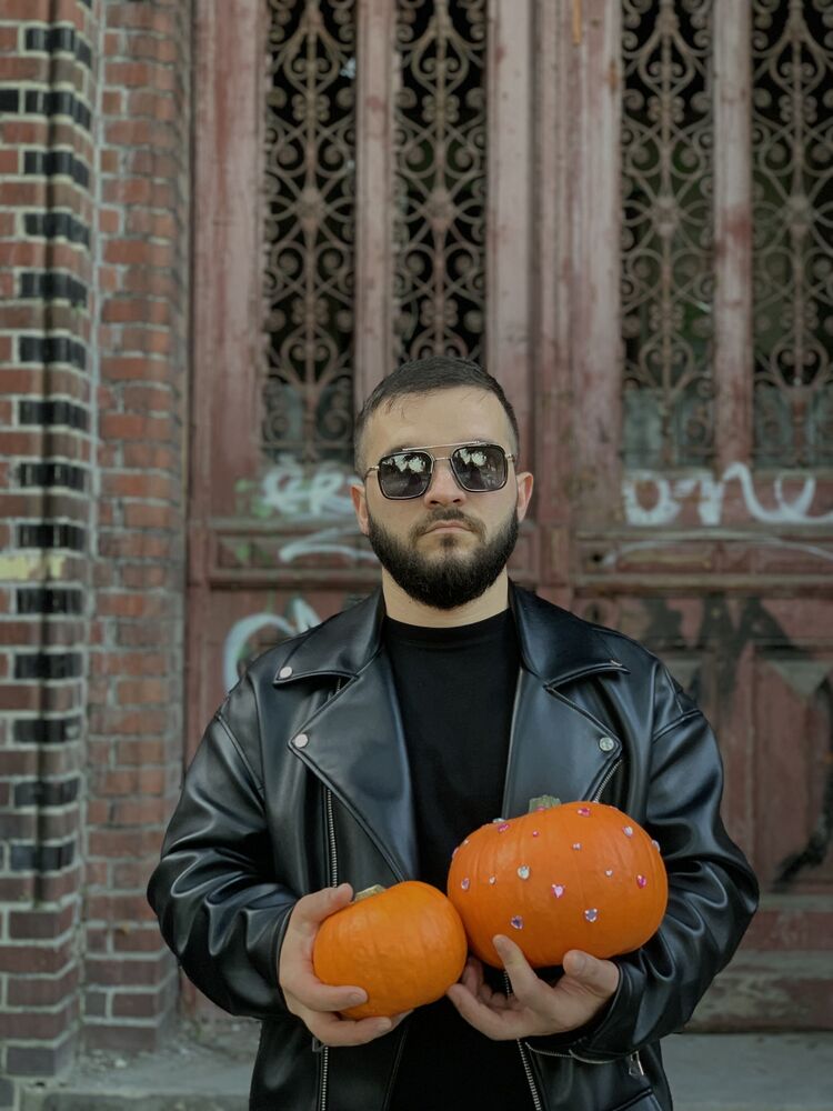  35210972  Yurii, 35 ,    Tychy