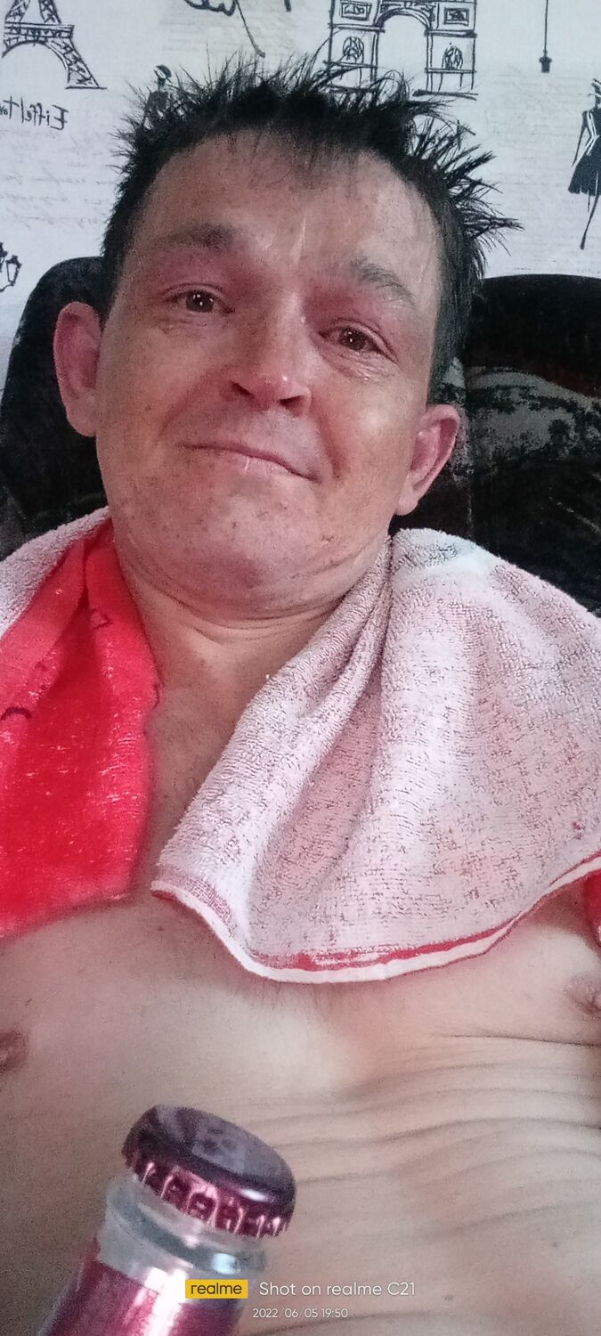  27395902  Alexander, 38 ,    -