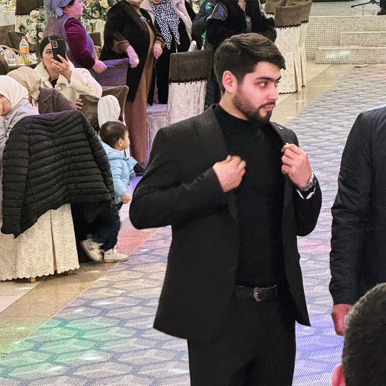  49344552  Hakan Kara, 28 ,    