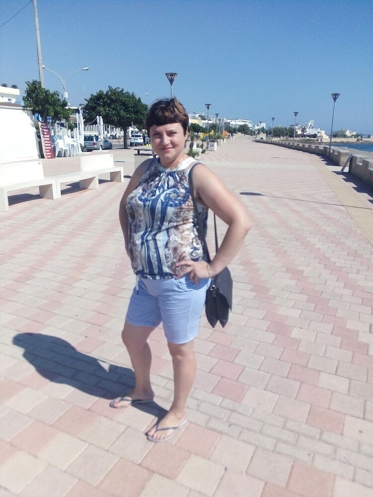  Casarano,   Viktoria, 43 ,   ,   , c 