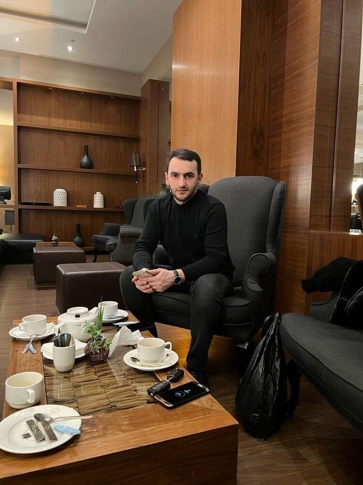  54729952  Levon, 32 ,    