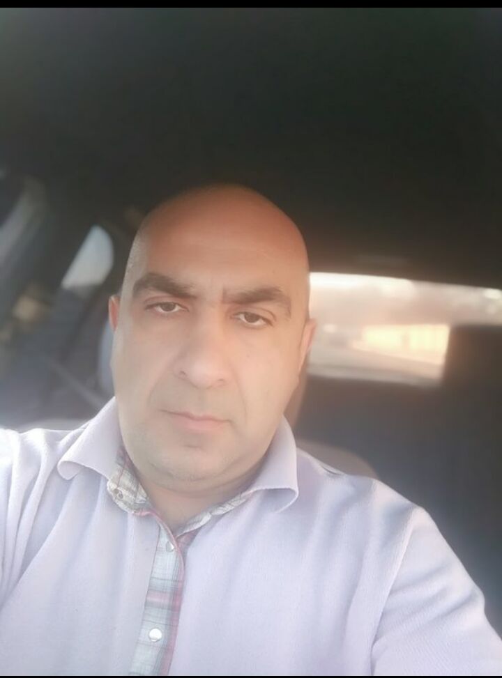  49026192  Rahid, 49 ,    