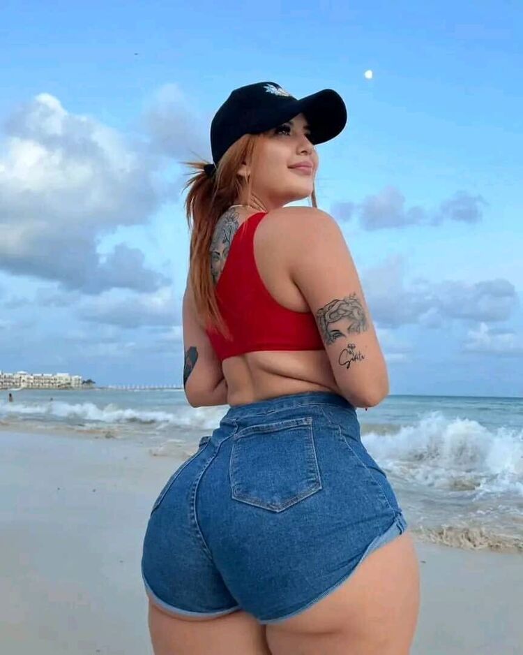  -,   Olivia Paige, 28 ,   ,   