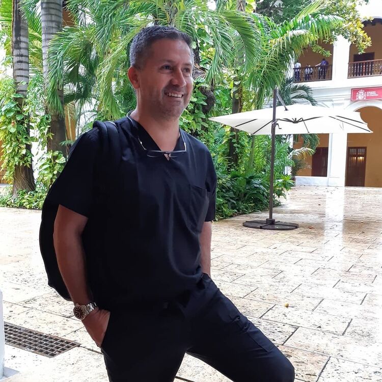  49250802  Alexander, 60 ,    