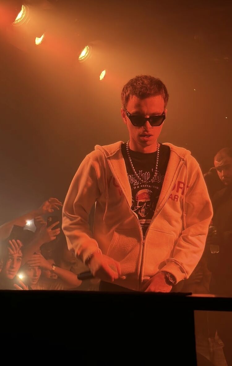  54490812  Daniel, 21 ,    