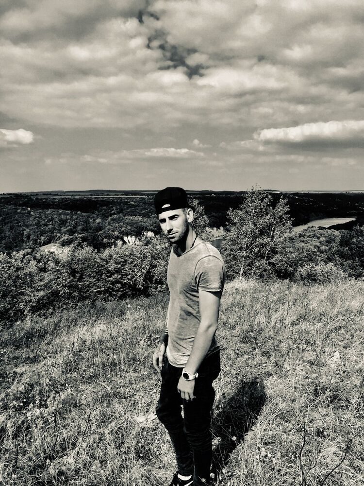  ,   Kolya, 31 ,   