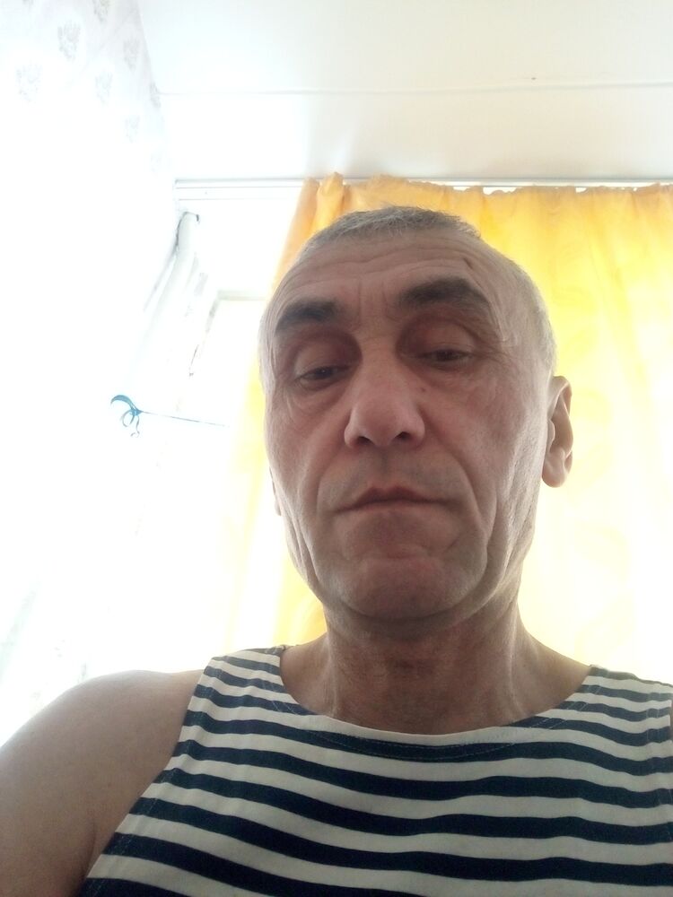 40292612  Bekmirza, 55 ,    