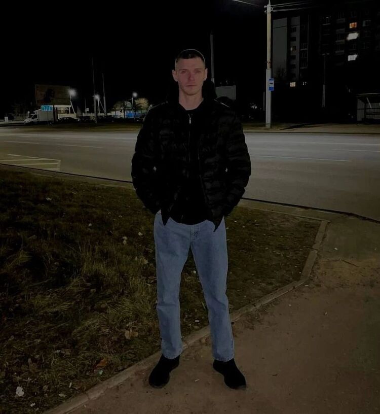  46237272  , 25 ,    