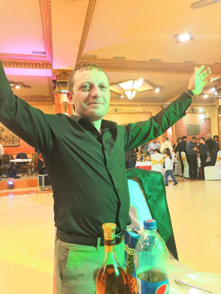  ,   Arman, 43 ,   ,   