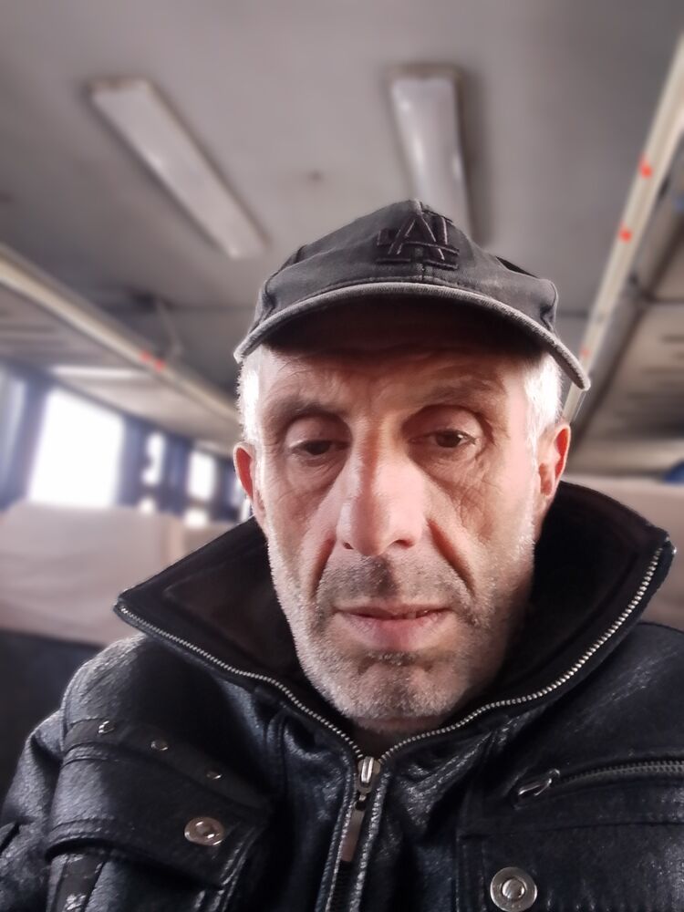 48370292  , 52 ,    