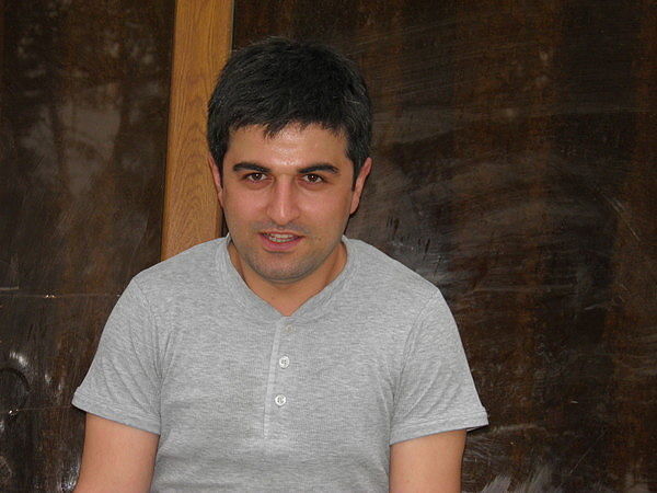  4976912  Irakli, 35 ,    