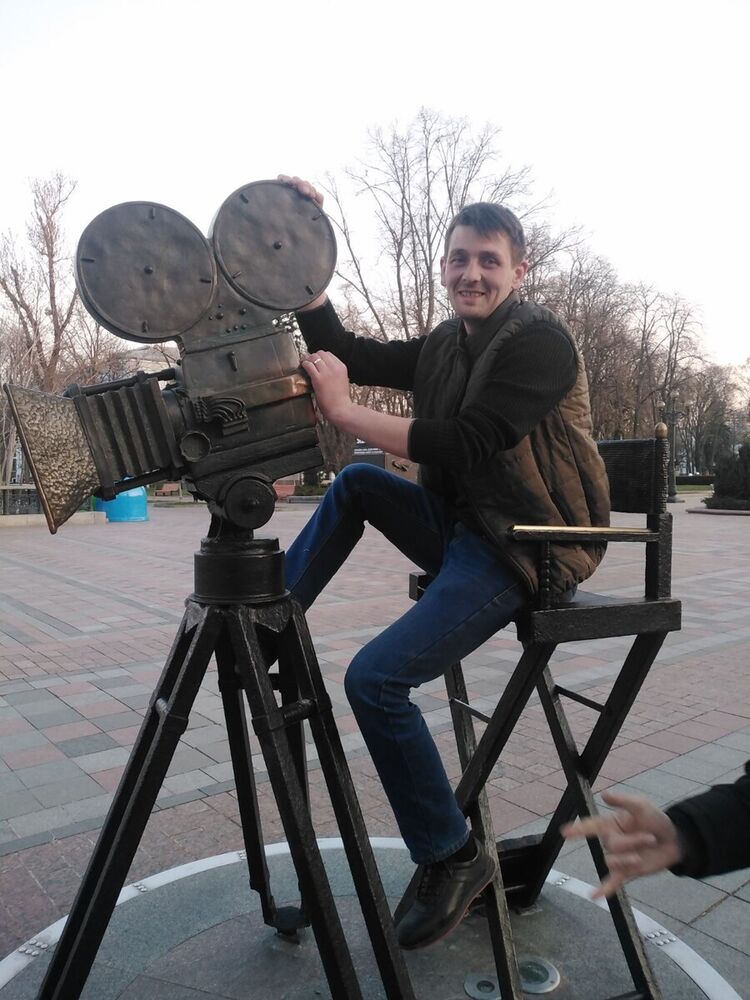  20052722  Roman, 31 ,    