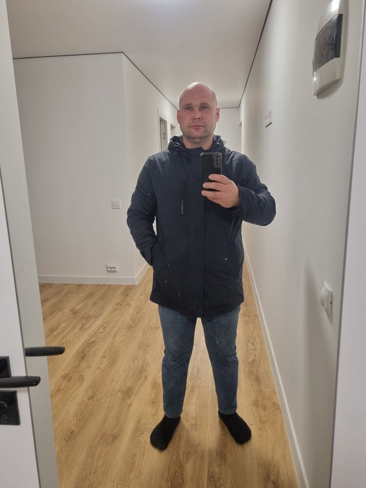  54792202  Vitalii, 37 ,    