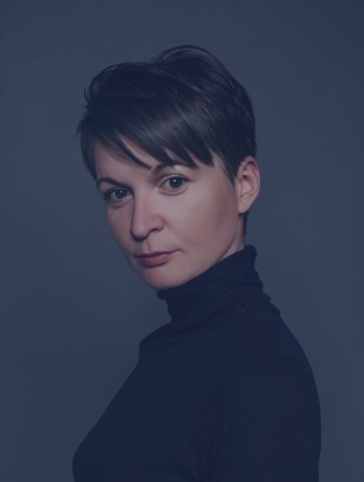  54460972  Inga, 43 ,    