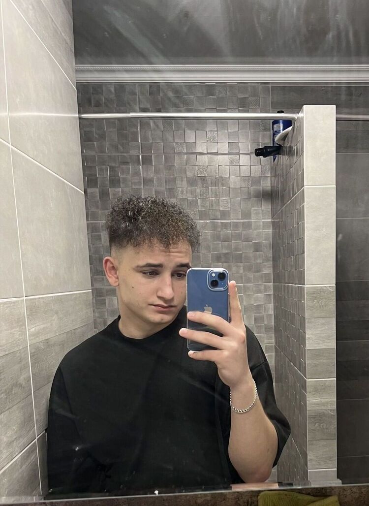  32557172  , 21 ,    