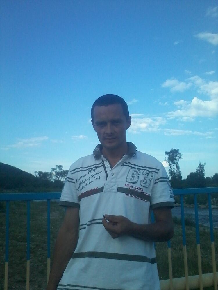  10240762  Sergey, 44 ,    