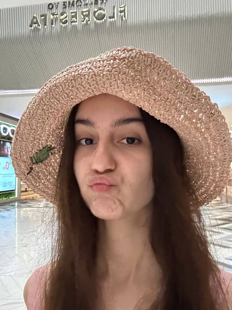  53986182  , 26 ,    --