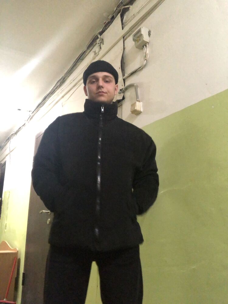  33283952  , 25 ,    