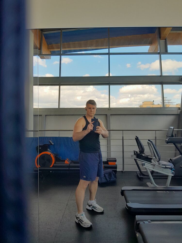  -,   Anton, 42 ,   ,   