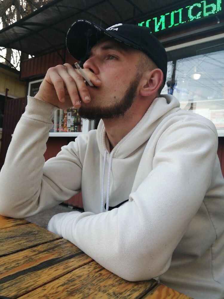  33050202  Dee, 24 ,    