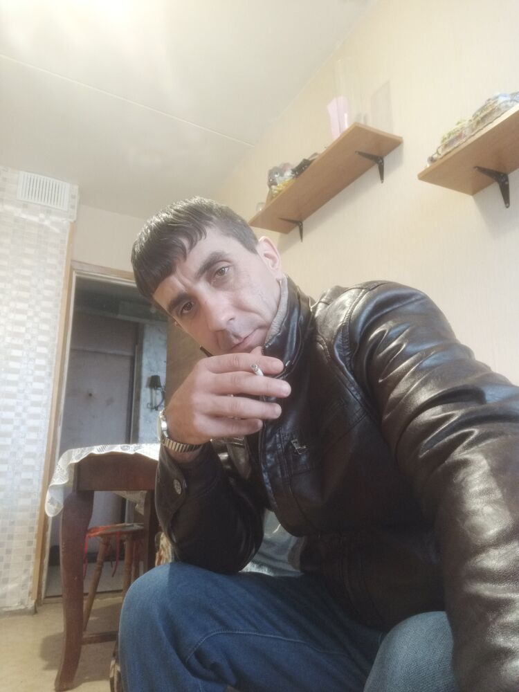  48121632  Artur, 31 ,    