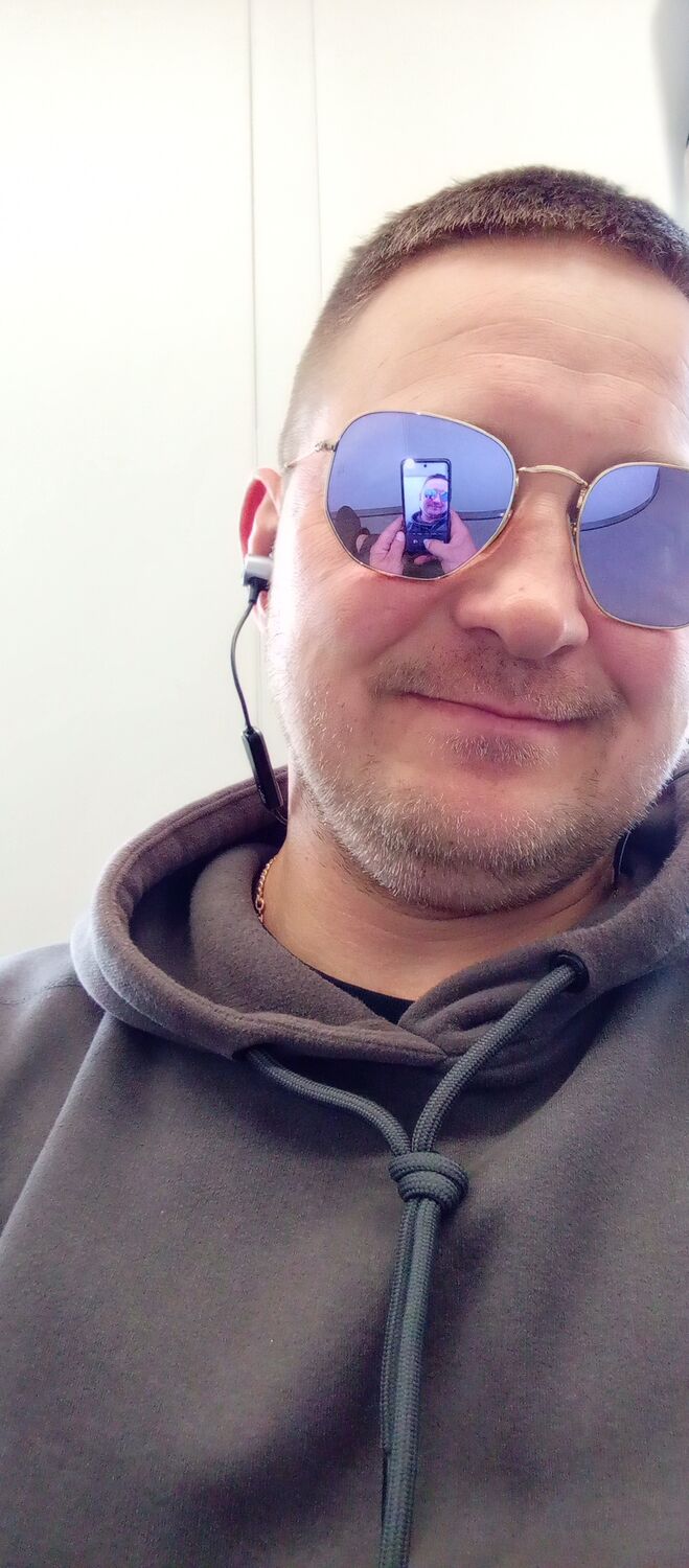  50614262  Denis, 39 ,    