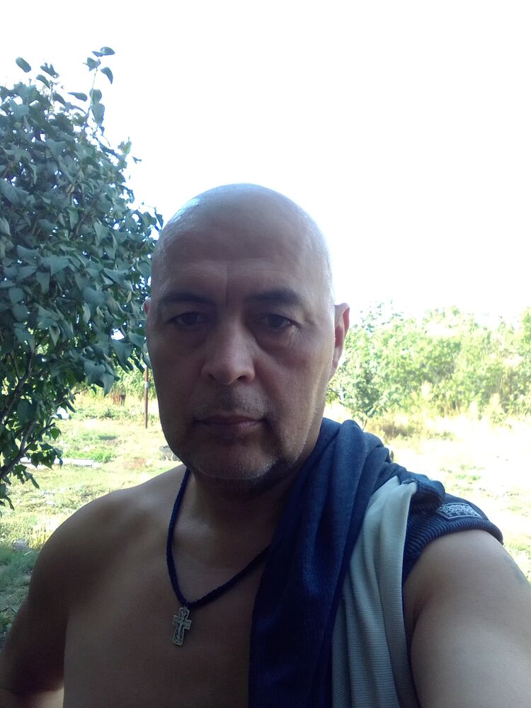  29909832  Sergei, 53 ,    