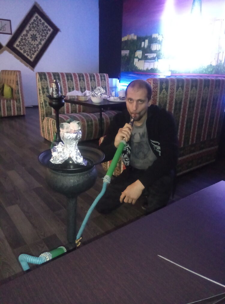  ,   Eduard, 44 ,  