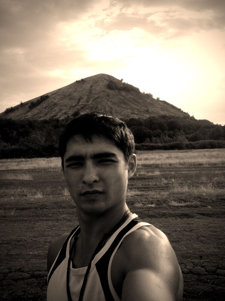  54227752  Artur, 30 ,    