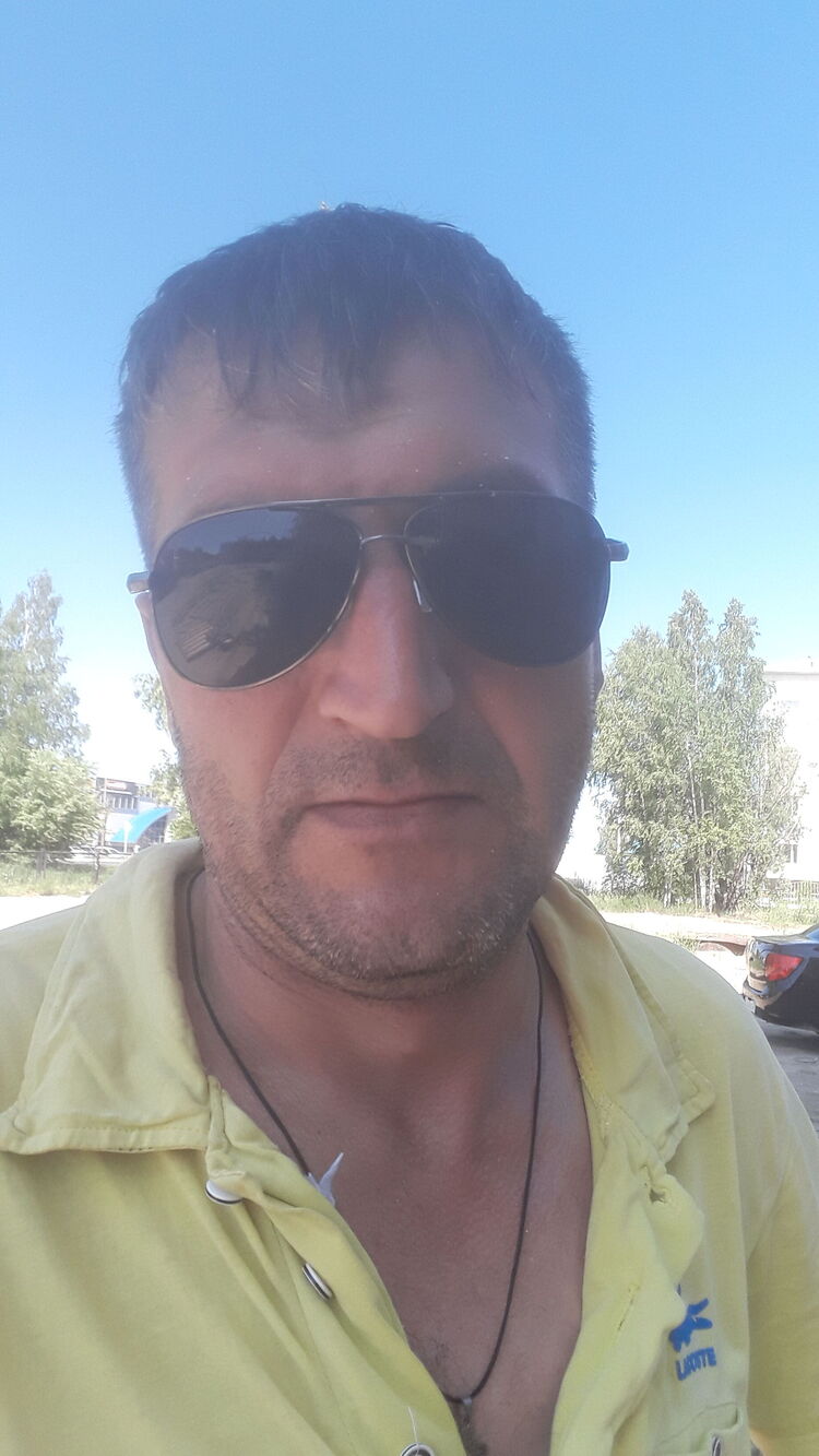  27825842  Alexander, 44 ,    