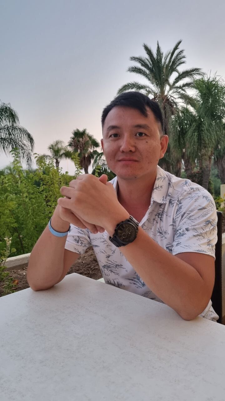  40567472  Mr, 38 ,    --